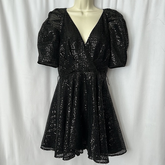 One 33 Social Dresses & Skirts - One 33 Social NWT Stunning Black Sequins Puff Short Sleeve Dress **Size 6**🔥🔥